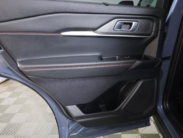 Certified 2025 Ford Explorer ST-Line w/ Premium Package AWD/4WD image 33