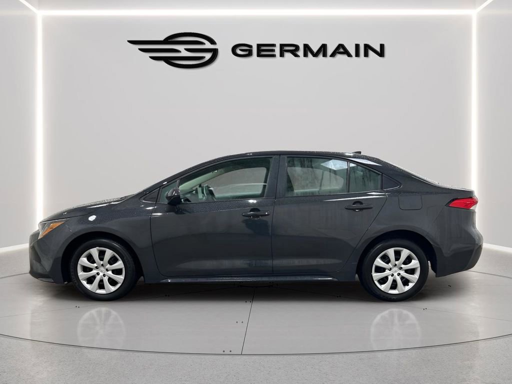 Used 2025 Toyota Corolla LE image 2