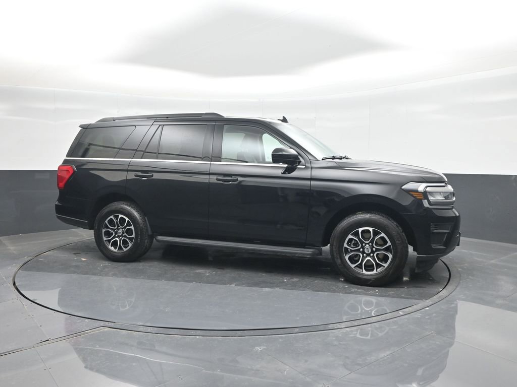 Certified 2024 Ford Expedition XLT RWD image 11