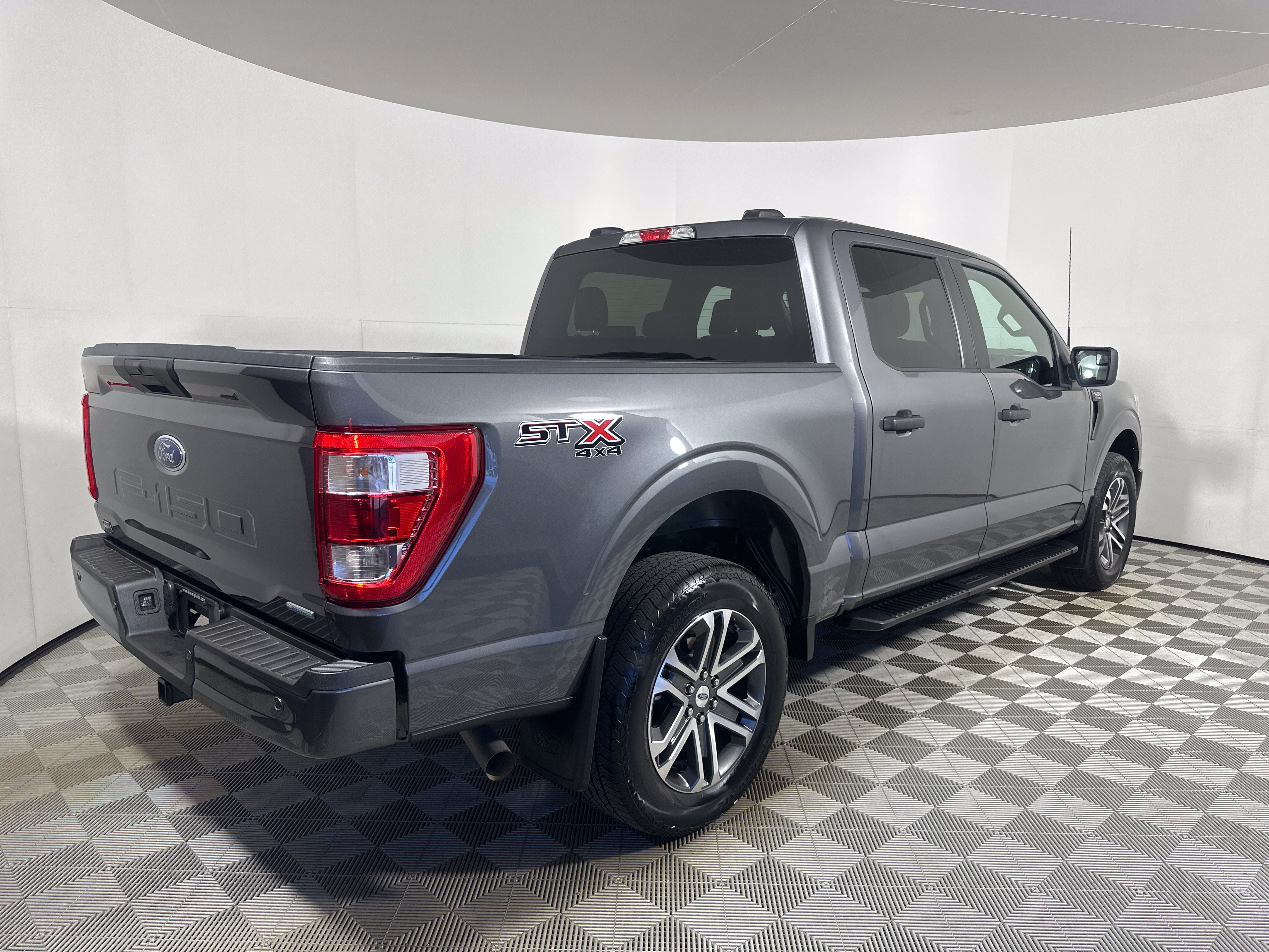 Certified 2022 Ford F150 XL w/ STX Appearance Package AWD/4WD image 7