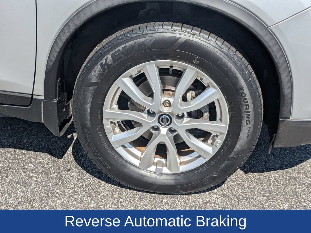 Used 2020 Nissan Rogue SV FWD image 12