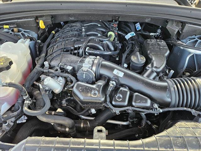 Used 2025 Jeep Grand Cherokee Overland w/ Adv Protech Group III AWD/4WD image 25