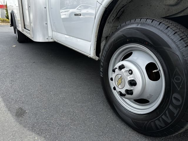 Used 2022 Chevrolet Express 3500 w/ Power Convenience Package image 14
