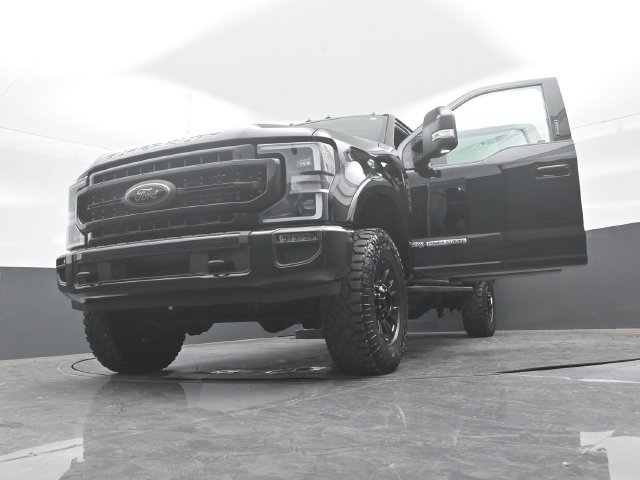 Certified 2022 Ford F350 Lariat w/ Tremor Off-Road Package AWD/4WD image 33