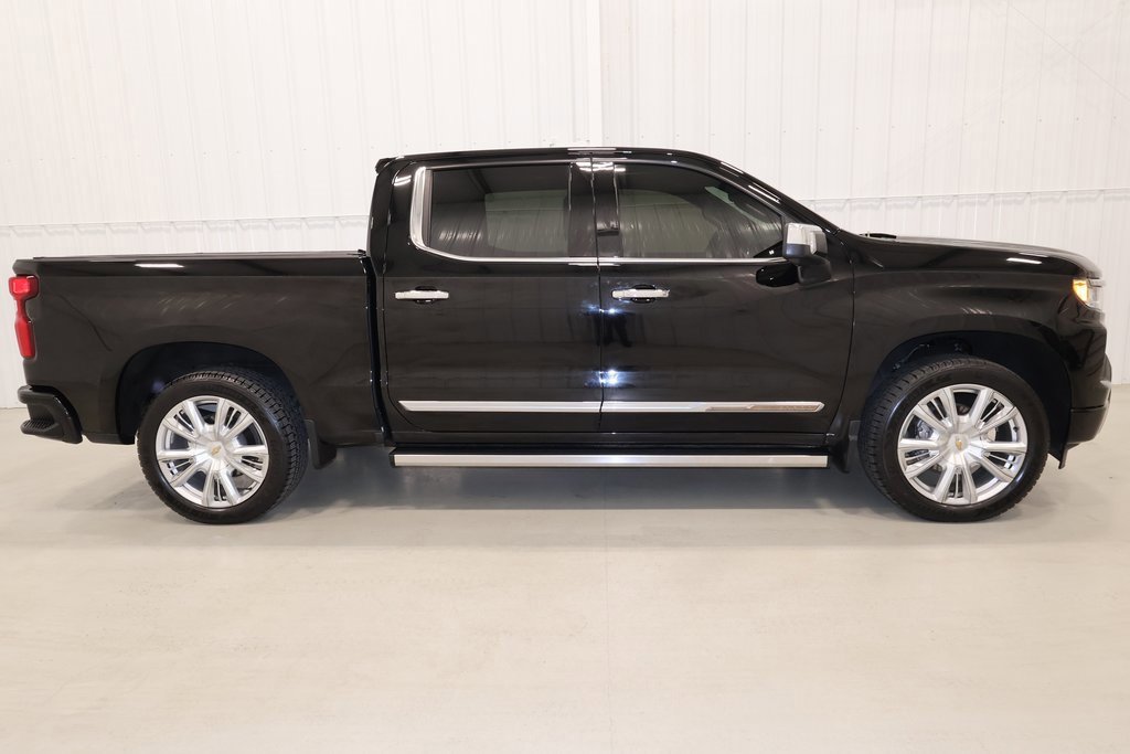 Used 2022 Chevrolet Silverado 1500 High Country w/ High Country Premium Package image 9