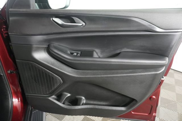 Used 2025 Jeep Grand Cherokee Laredo X AWD/4WD image 32