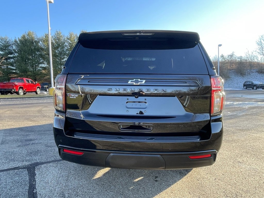 Used 2024 Chevrolet Suburban Z71 w/ Luxury Package image 4