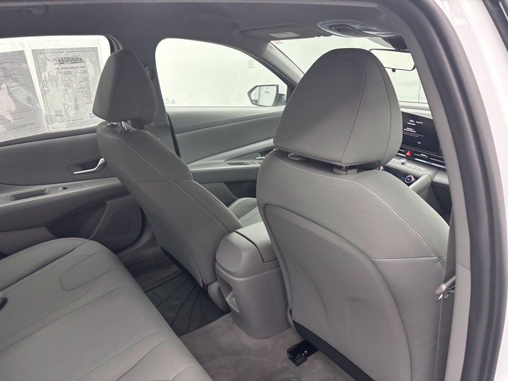 Used 2024 Hyundai Elantra SEL FWD image 40