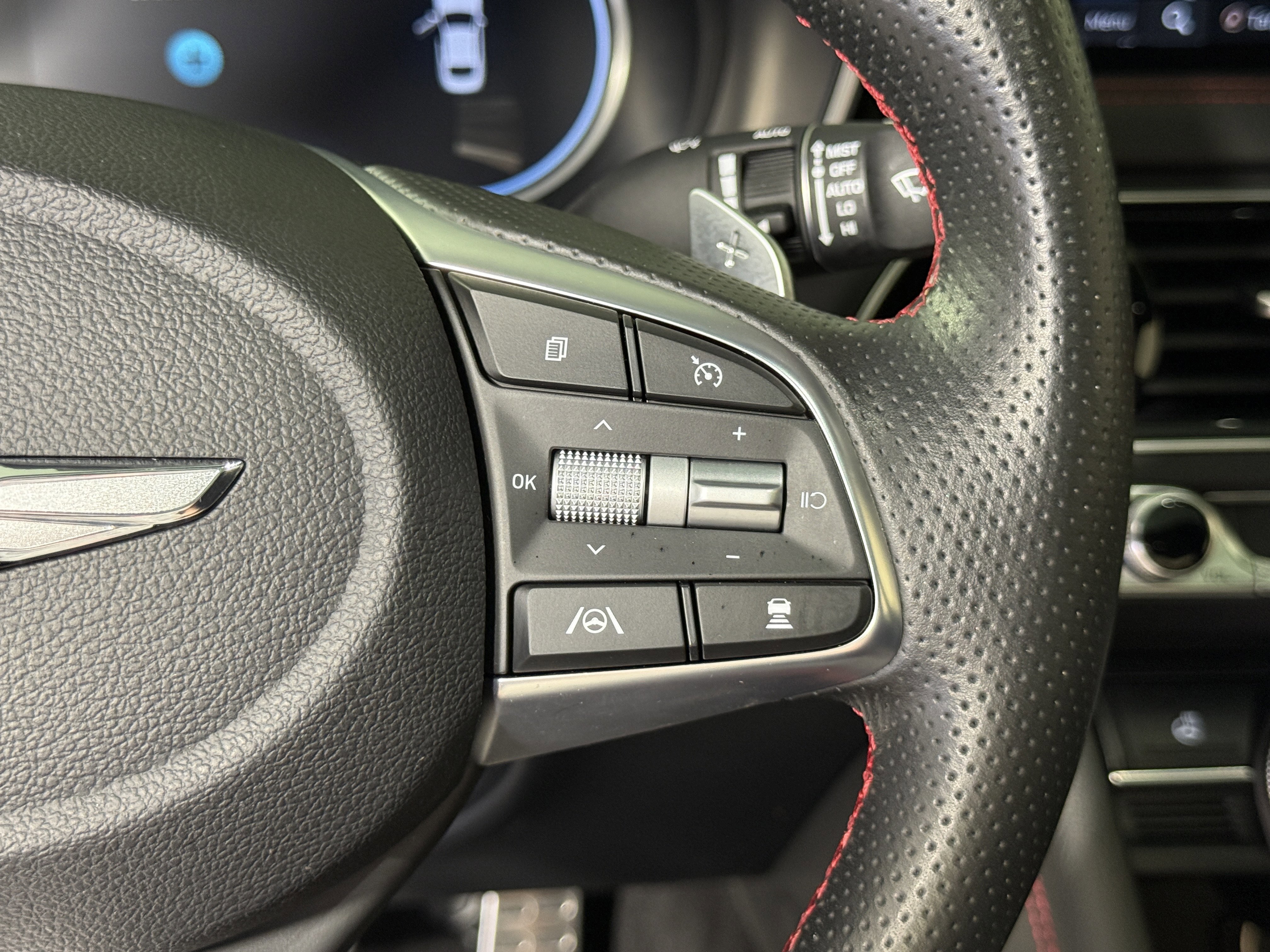 Used 2023 Genesis G70 2.0T w/ Sport Prestige Package image 26