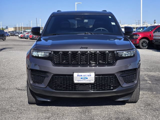Used 2023 Jeep Grand Cherokee Altitude AWD/4WD image 2