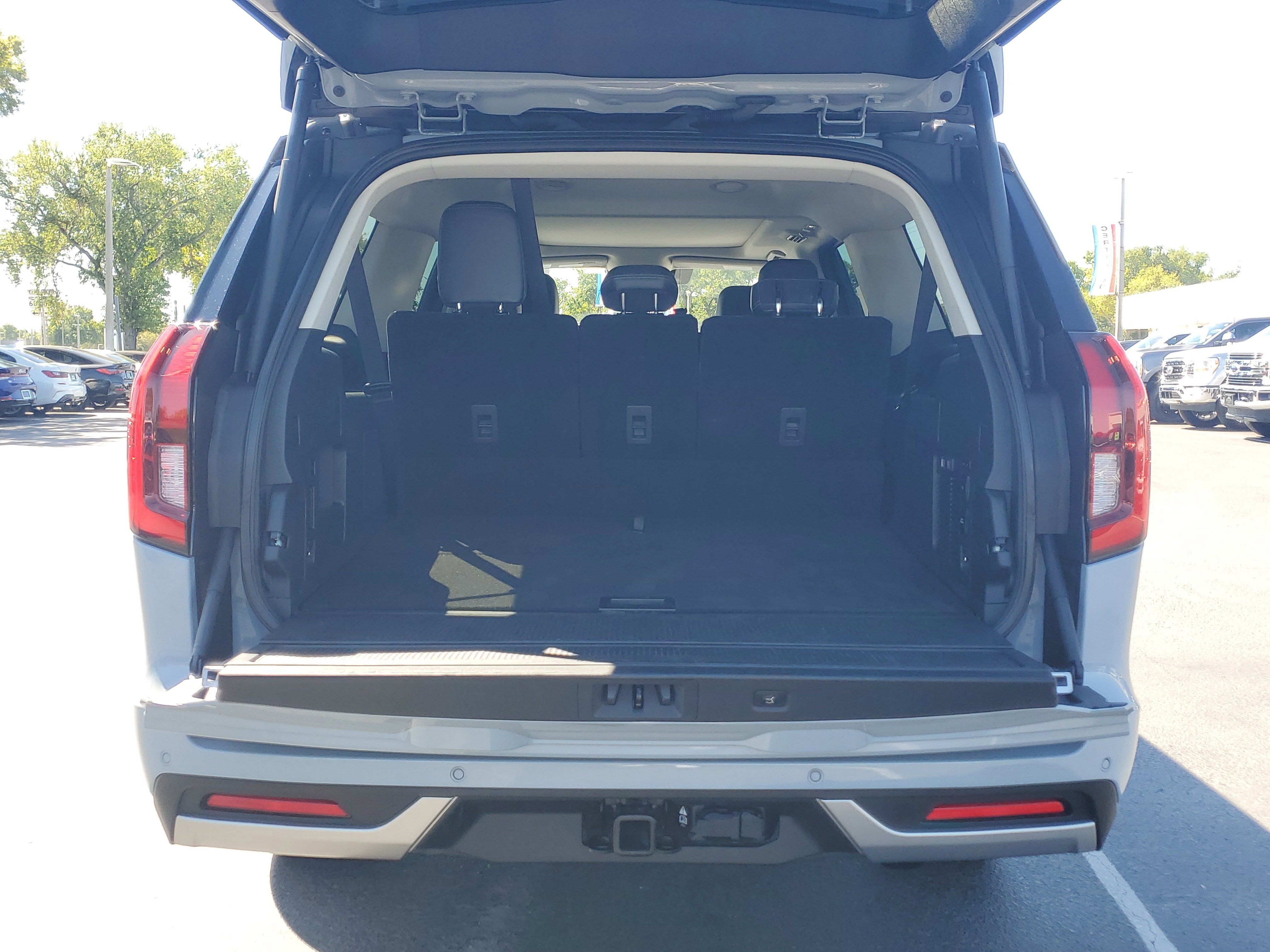 Certified 2025 Ford Expedition Max Platinum image 10