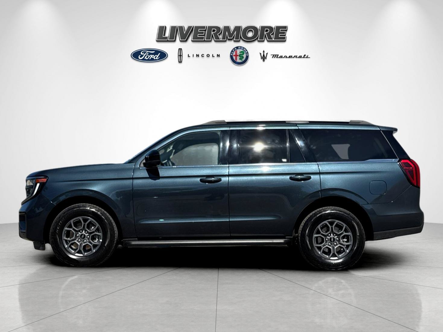 Certified 2025 Ford Expedition Active AWD/4WD image 6