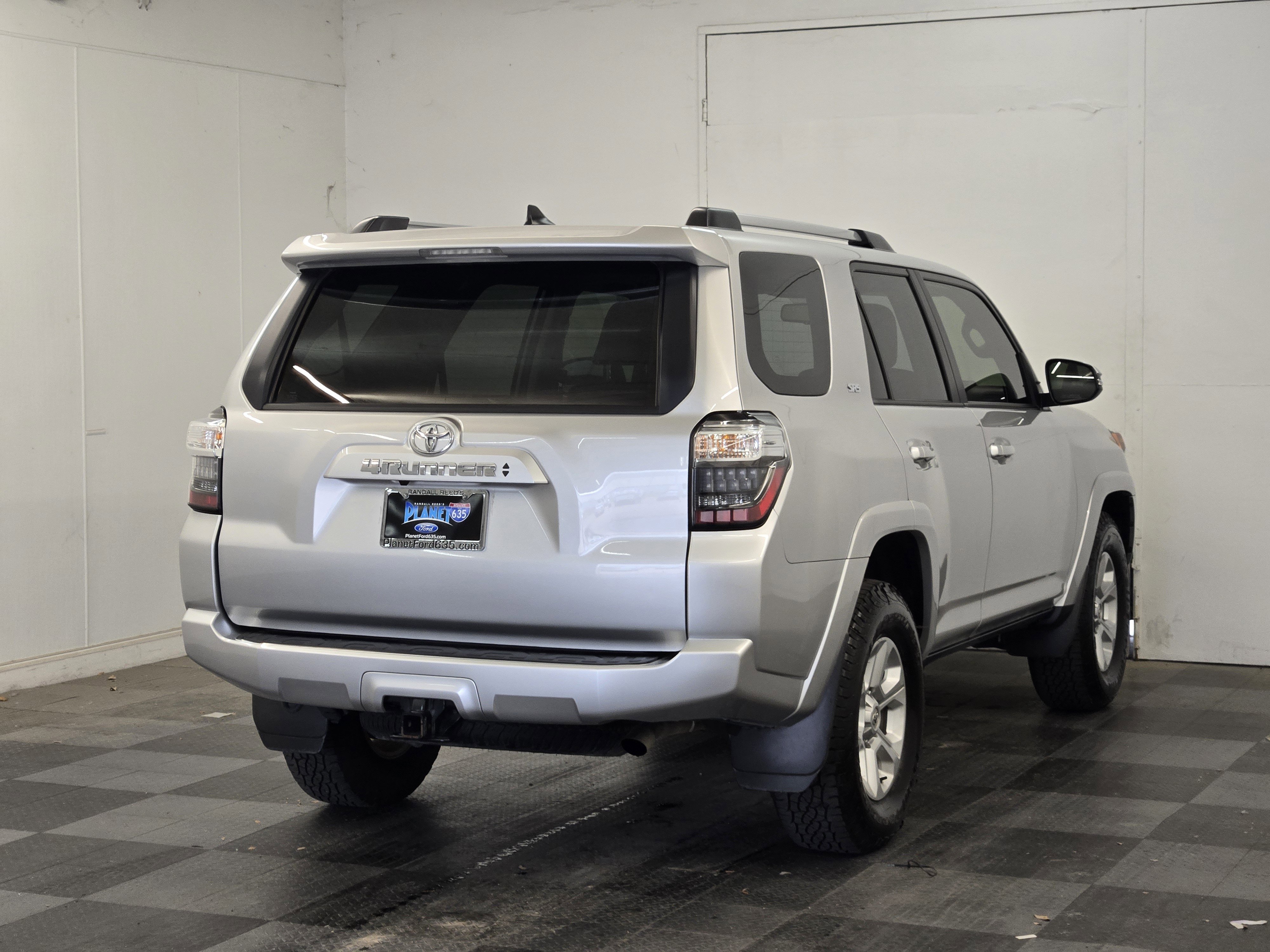 Used 2022 Toyota 4Runner SR5 Premium w/ Moonroof Package RWD image 7