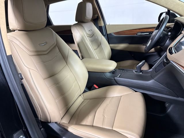 Used 2019 Cadillac XT5 Platinum AWD/4WD image 14