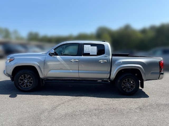 Used 2022 Toyota Tacoma SR5 AWD/4WD image 5