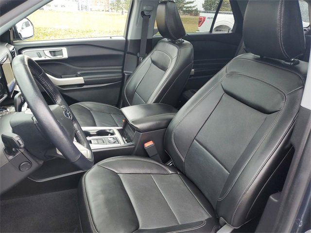 Certified 2022 Ford Explorer Limited w/ Equipment Group 301A image 9