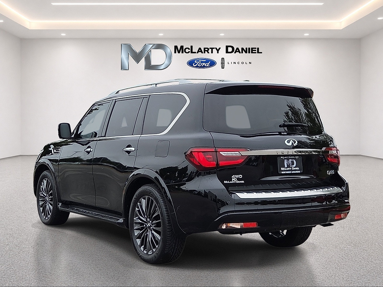 Used 2022 INFINITI QX80 Premium Select w/ Cargo Package AWD/4WD image 4