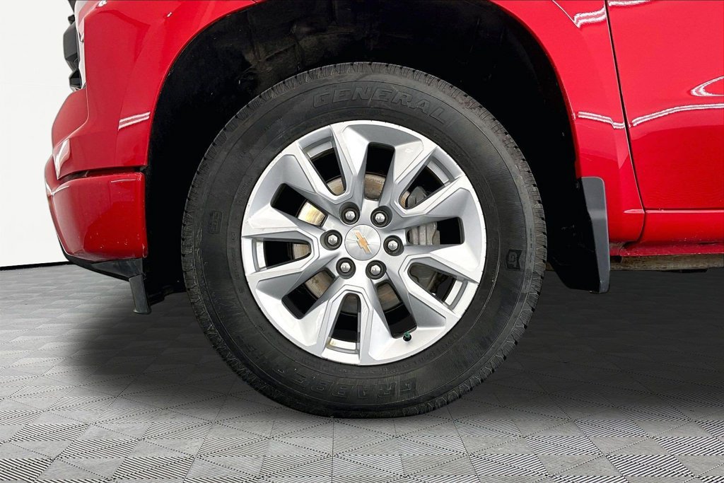 Used 2025 Chevrolet Silverado 1500 Custom AWD/4WD image 9