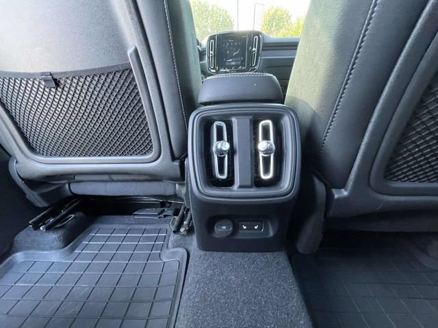 Used 2021 Volvo XC40 T5 R-Design w/ Advanced Package AWD/4WD image 17