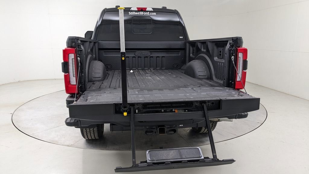 Certified 2025 Ford F250 Platinum AWD/4WD image 9