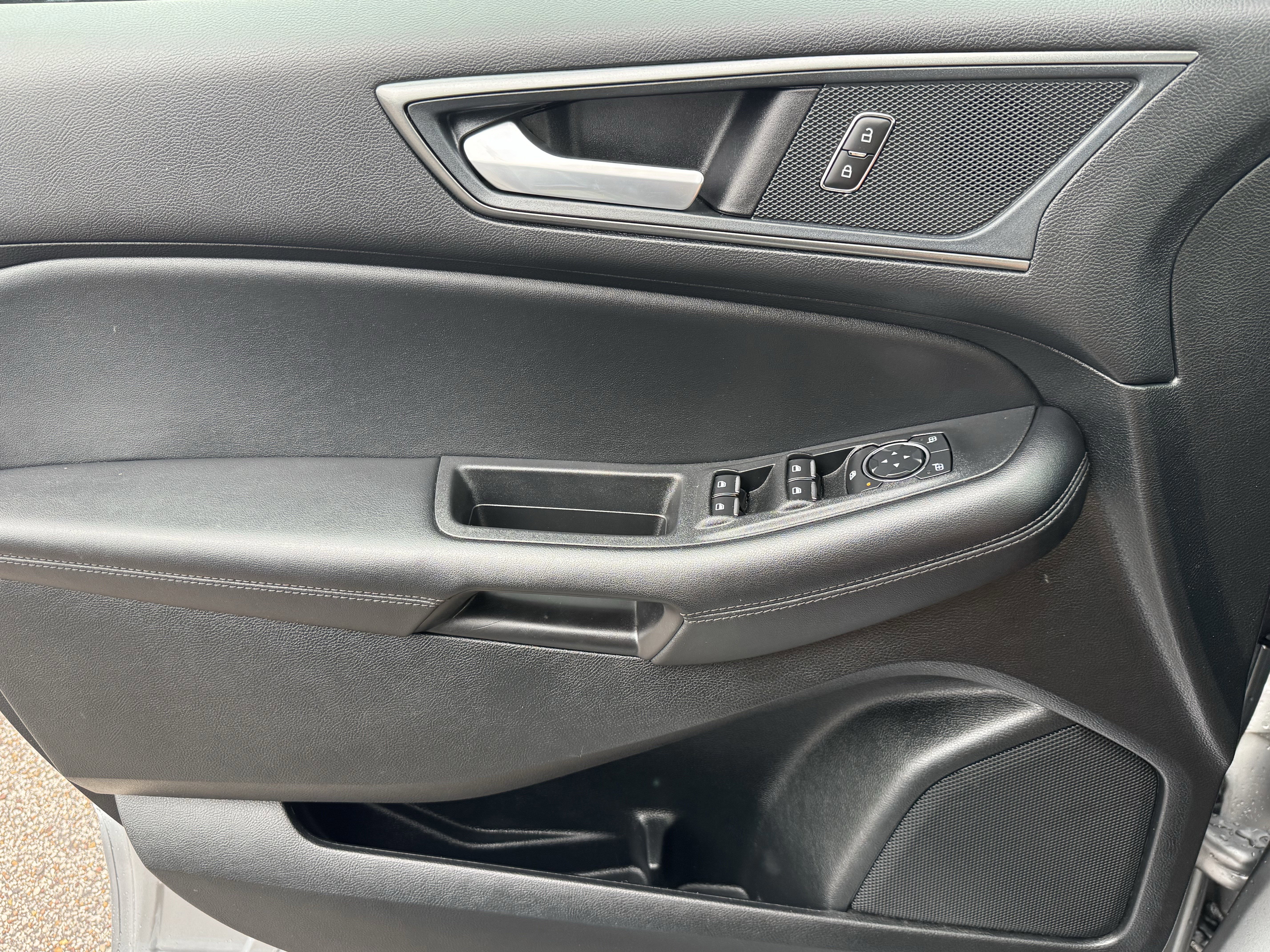 Certified 2024 Ford Edge SE image 14