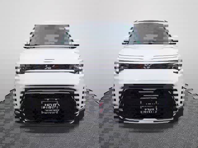 Used 2023 Kia Soul LX image 2