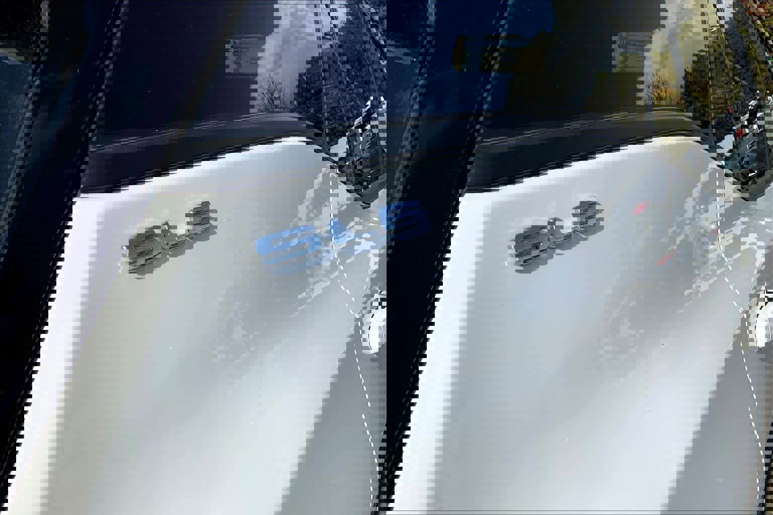 Used 2023 GMC Terrain SLE w/ Driver Convenience Package image 11