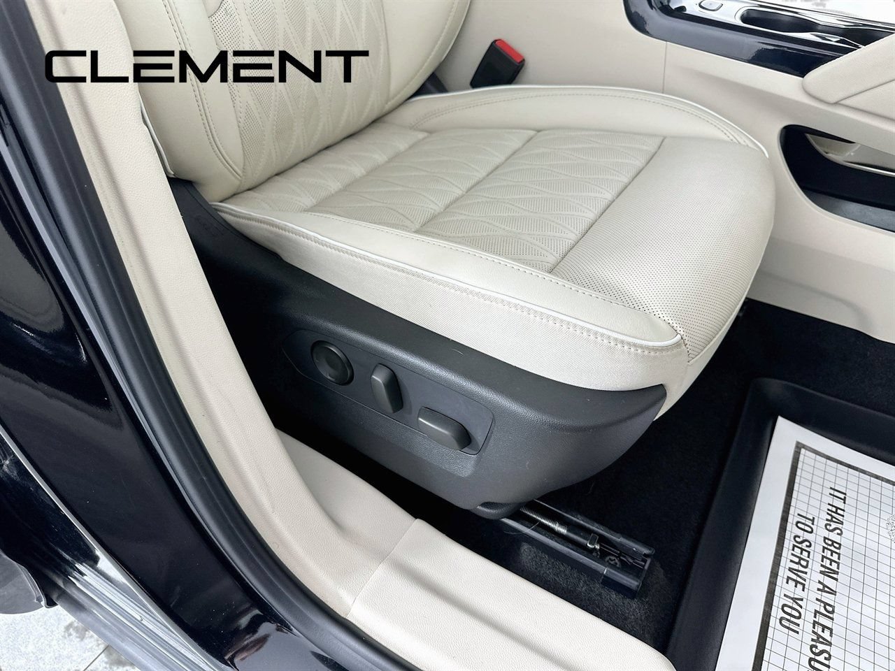 Used 2022 Buick Envision Avenir w/ Technology Package II AWD/4WD image 35