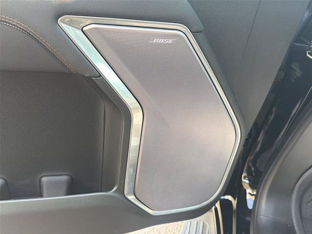 Used 2022 Chevrolet Silverado 1500 High Country w/ High Country Premium Package AWD/4WD image 14