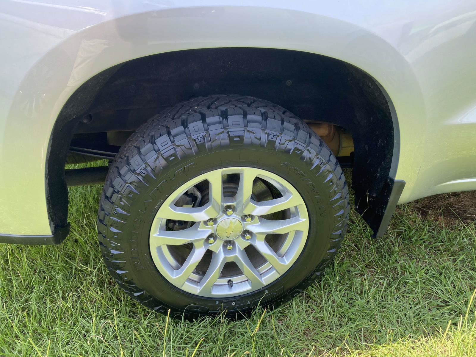 Used 2019 Chevrolet Silverado 1500 LT w/ All-Star Edition AWD/4WD image 9