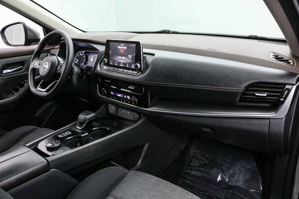 Used 2021 Nissan Rogue SV image 21