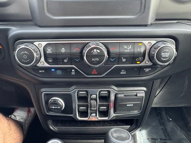 Used 2023 Jeep Wrangler Unlimited w/ Cold Weather Group AWD/4WD image 29