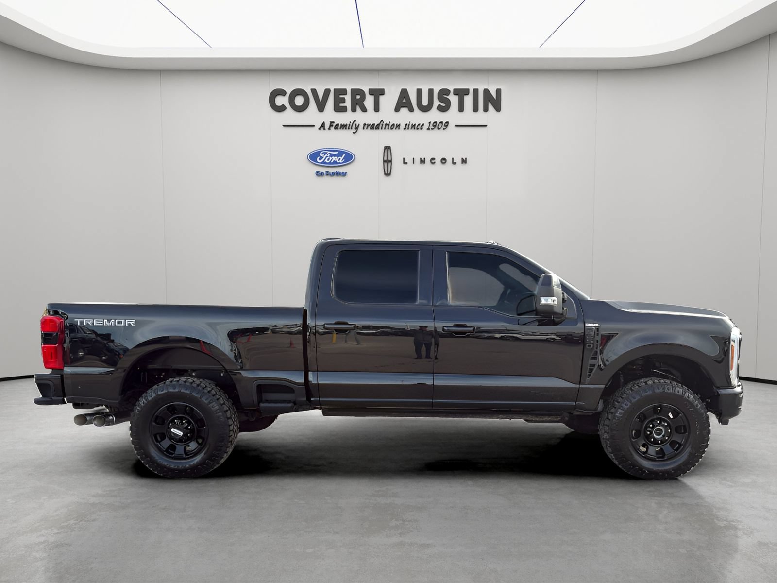 Certified 2026 Ford F250 King Ranch w/ Tremor Off-Road Package AWD/4WD image 6