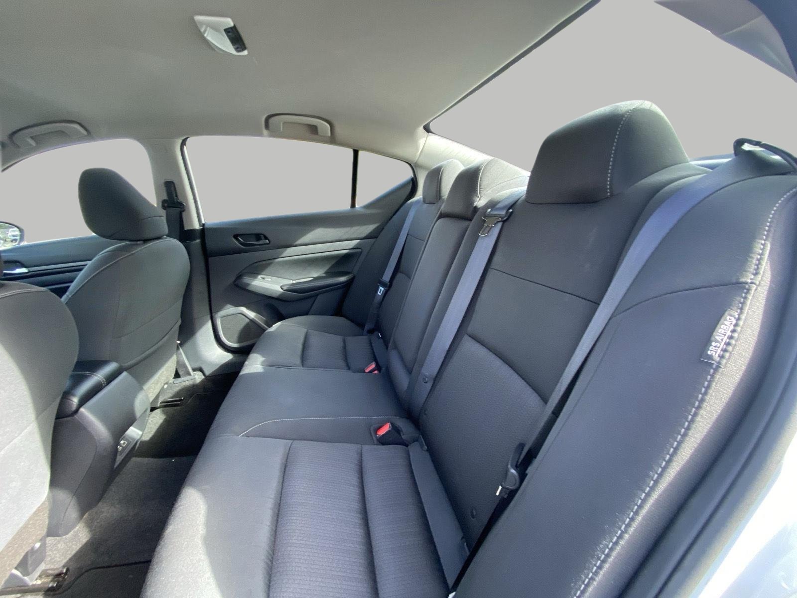 Used 2025 Nissan Altima 2.5 SV FWD image 13