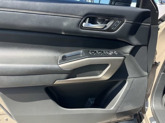 Used 2023 Nissan Pathfinder Platinum AWD/4WD image 35