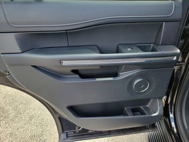 Certified 2024 Ford Expedition XLT RWD image 6