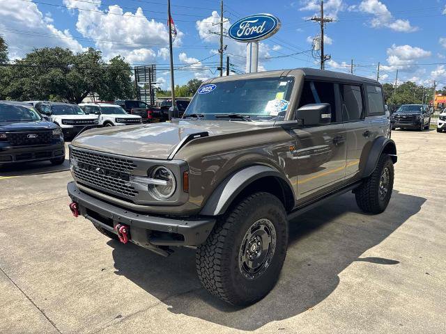 Certified 2025 Ford Bronco Badlands AWD/4WD image 3