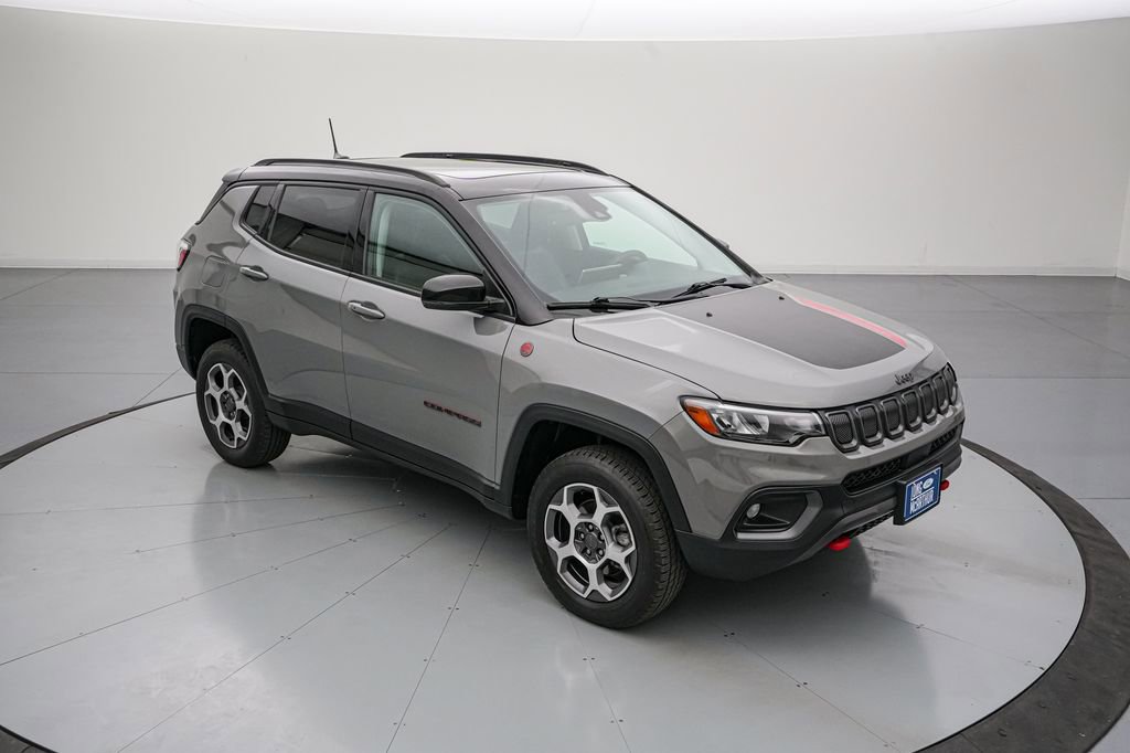 Used 2022 Jeep Compass Trailhawk w/ Sun and Sound Group AWD/4WD image 2