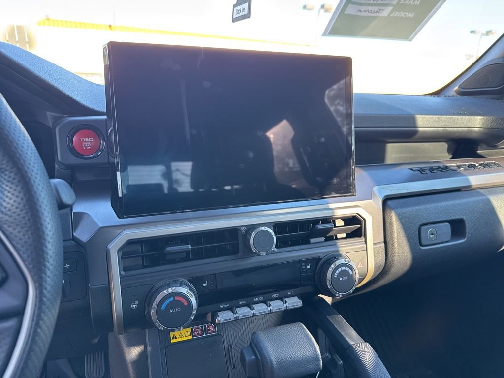 Used 2024 Toyota Tacoma TRD Off-Road image 11