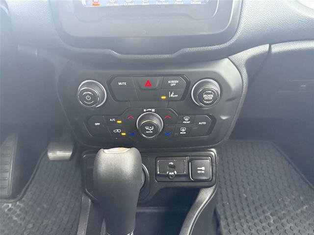 Used 2021 Jeep Renegade Latitude w/ Convenience Group AWD/4WD image 24