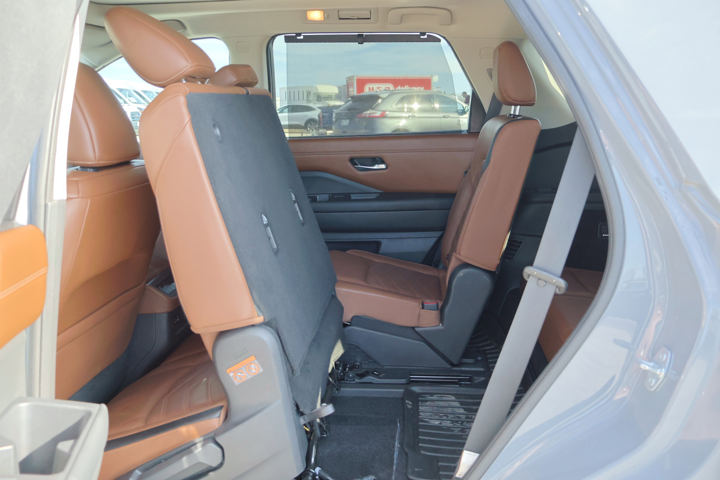Used 2022 Nissan Pathfinder Platinum w/ Cargo Package image 36