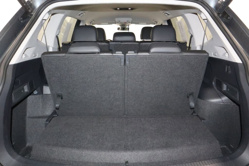 Used 2024 Volkswagen Tiguan SE image 17