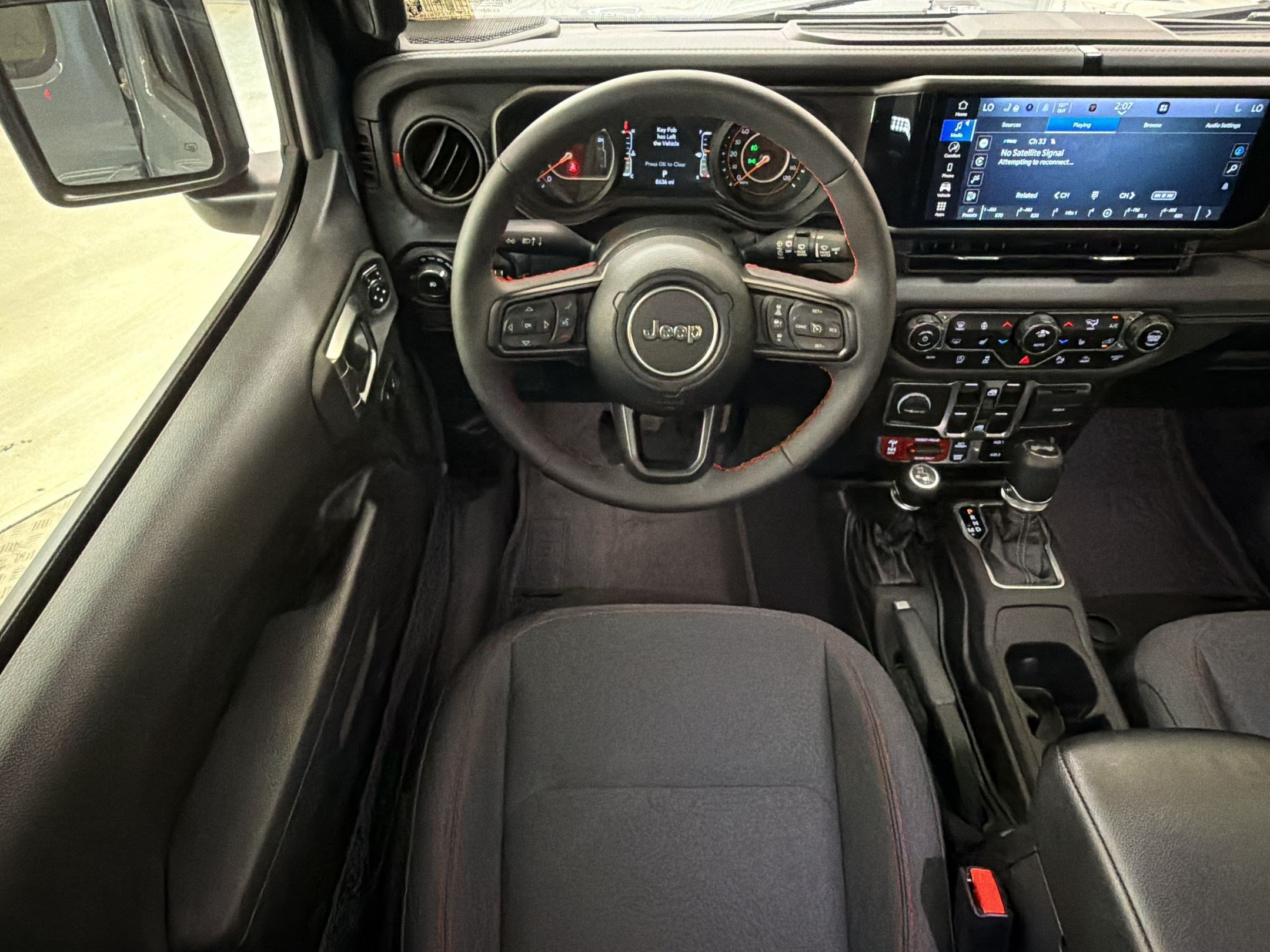 Used 2024 Jeep Wrangler Unlimited Rubicon w/ Safety Group AWD/4WD image 29