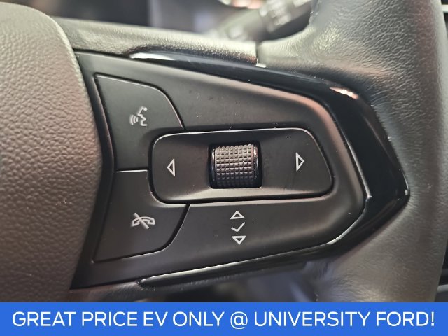 Used 2023 Chevrolet Bolt EUV LT w/ Convenience Package FWD image 18