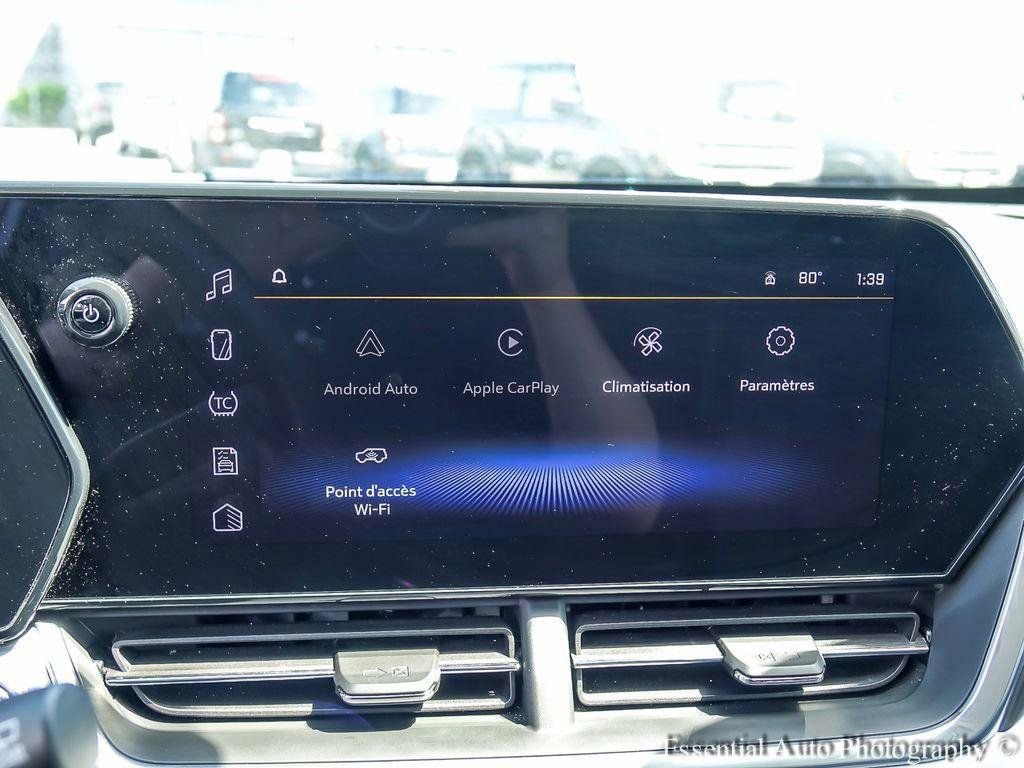 Used 2025 Chevrolet Trax LT w/ LT Convenience Package FWD image 14