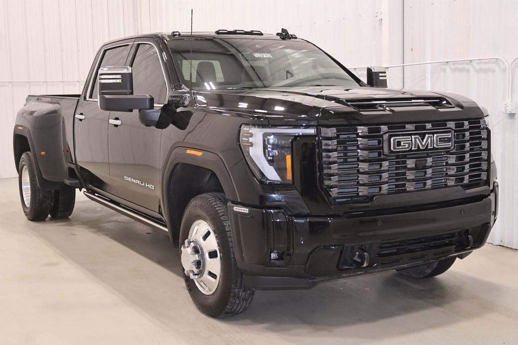 Used 2026 GMC Sierra 3500 Denali Ultimate image 10