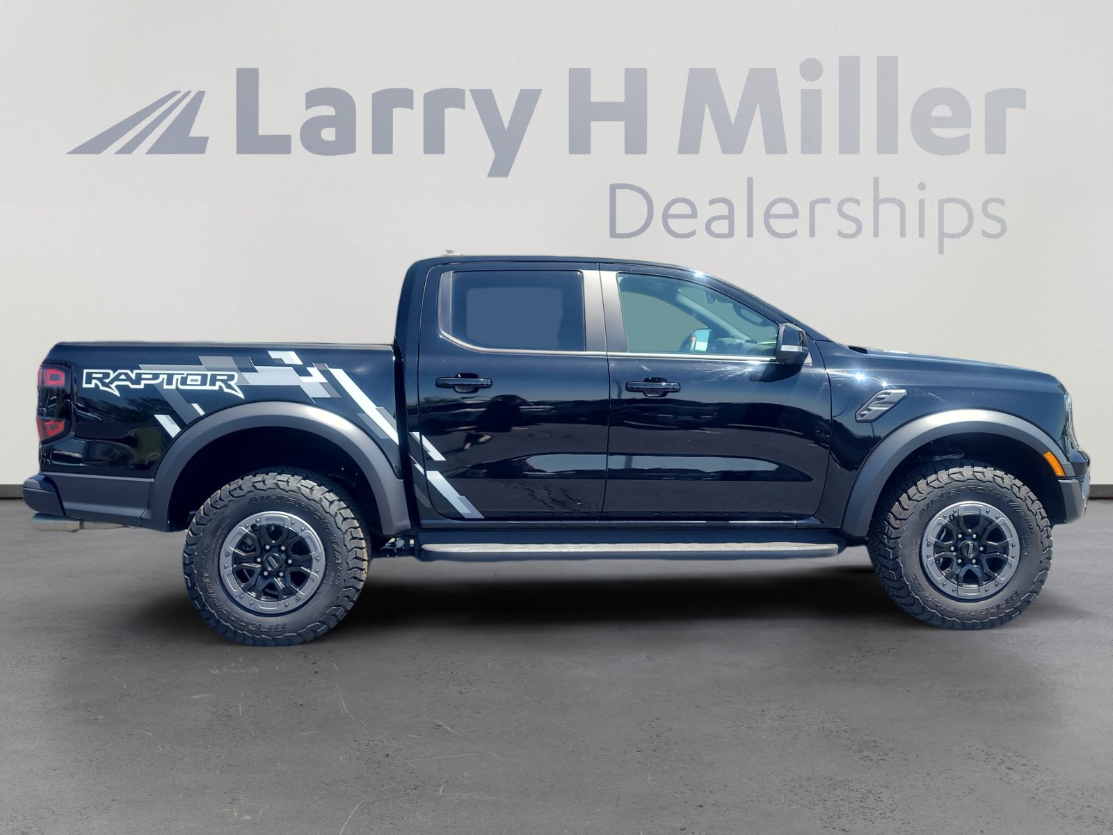 Certified 2025 Ford Ranger Raptor AWD/4WD image 6