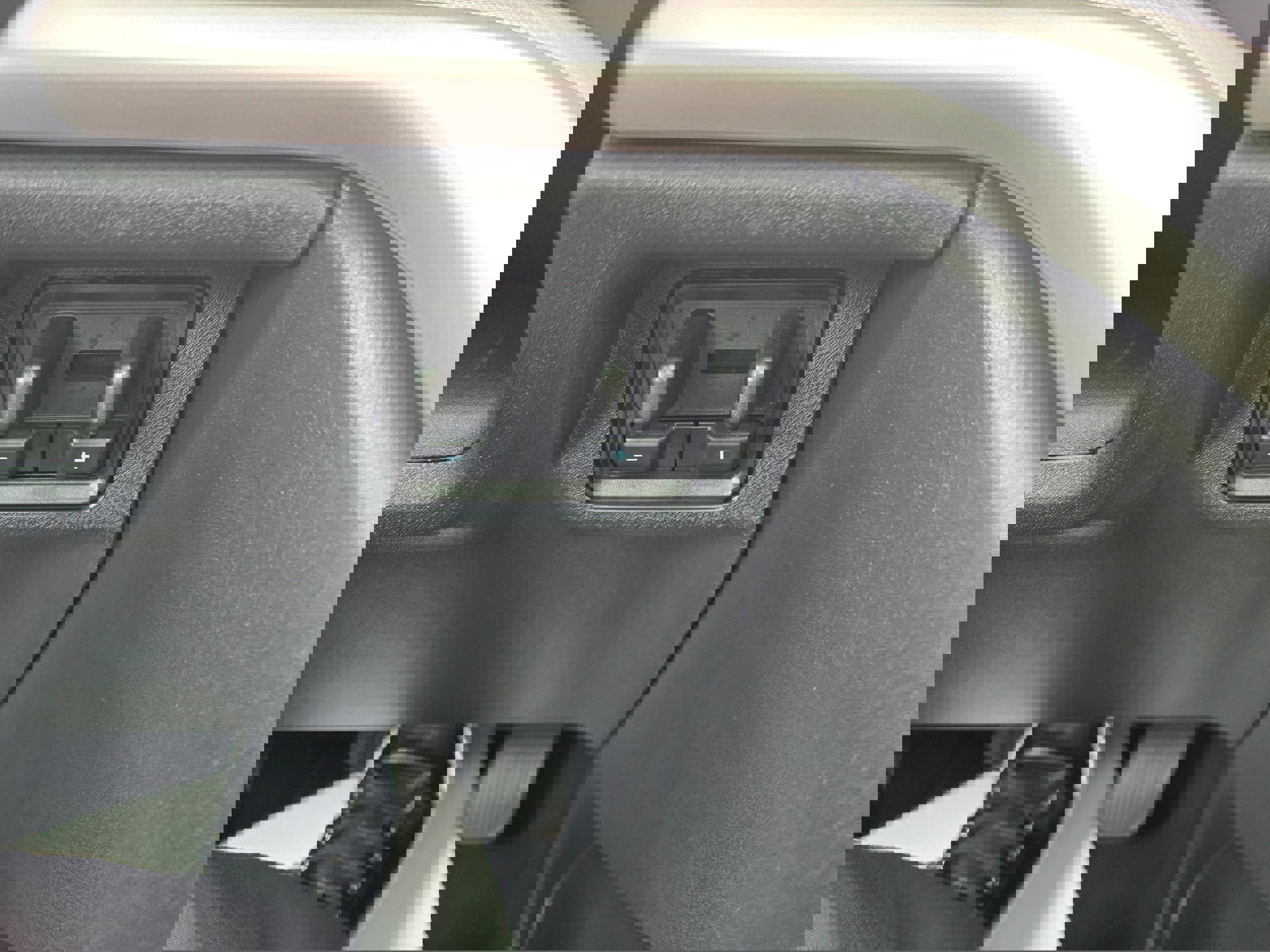 Certified 2025 Ford Expedition Active image 32