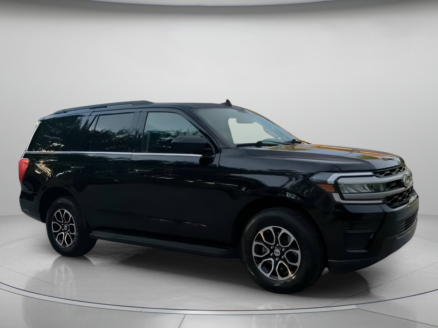 Certified 2024 Ford Expedition XLT RWD image 35