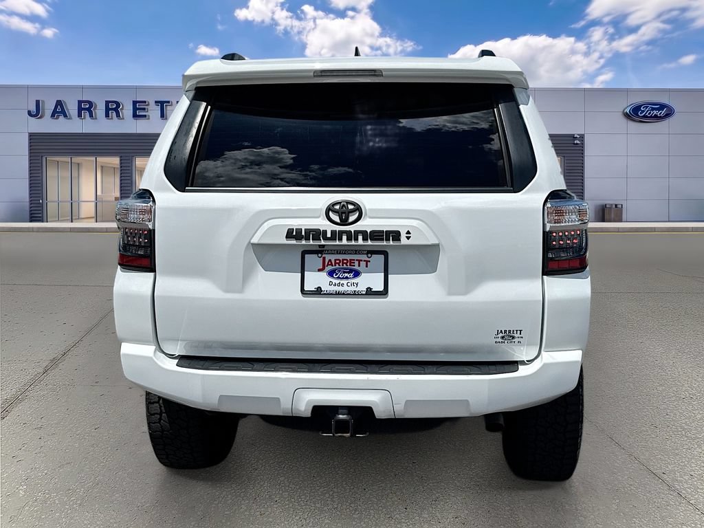 Used 2024 Toyota 4Runner SR5 AWD/4WD image 6